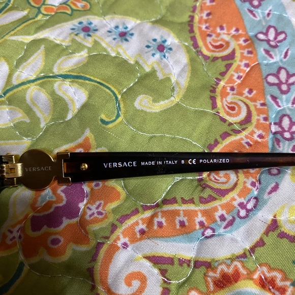 Versace woman’s sunglasses - Picture 3 of 10